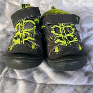 Light green Oshkosh sandals